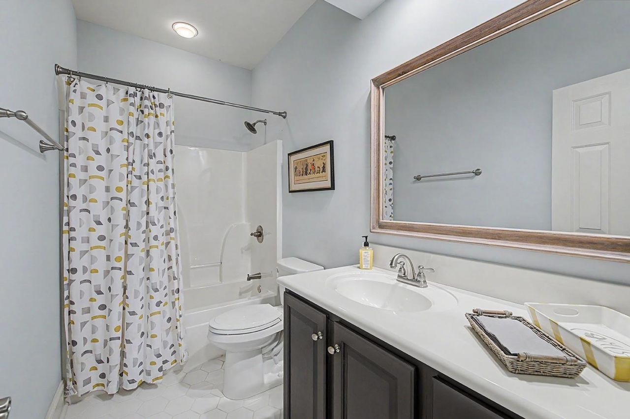 380 Doral Dr. Photo 23