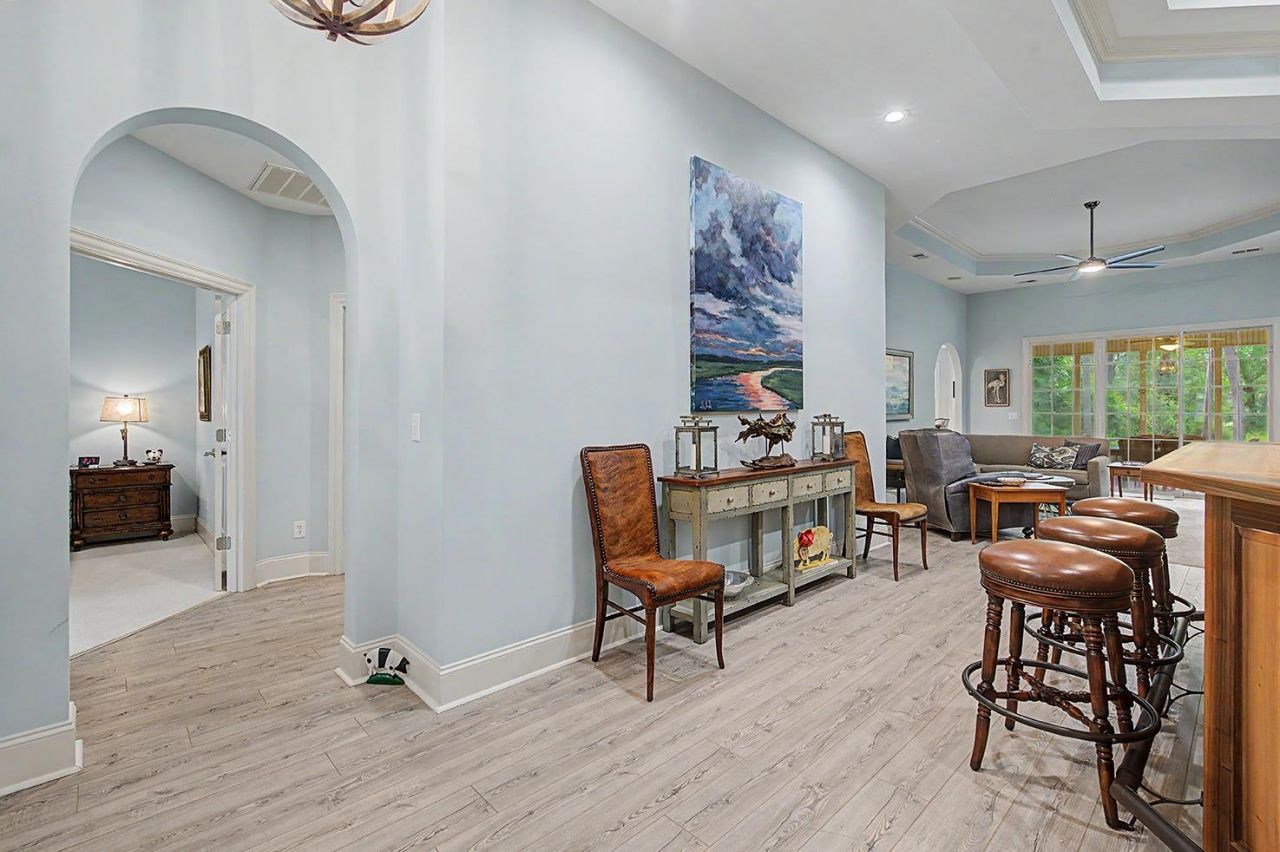 380 Doral Dr. Photo 24