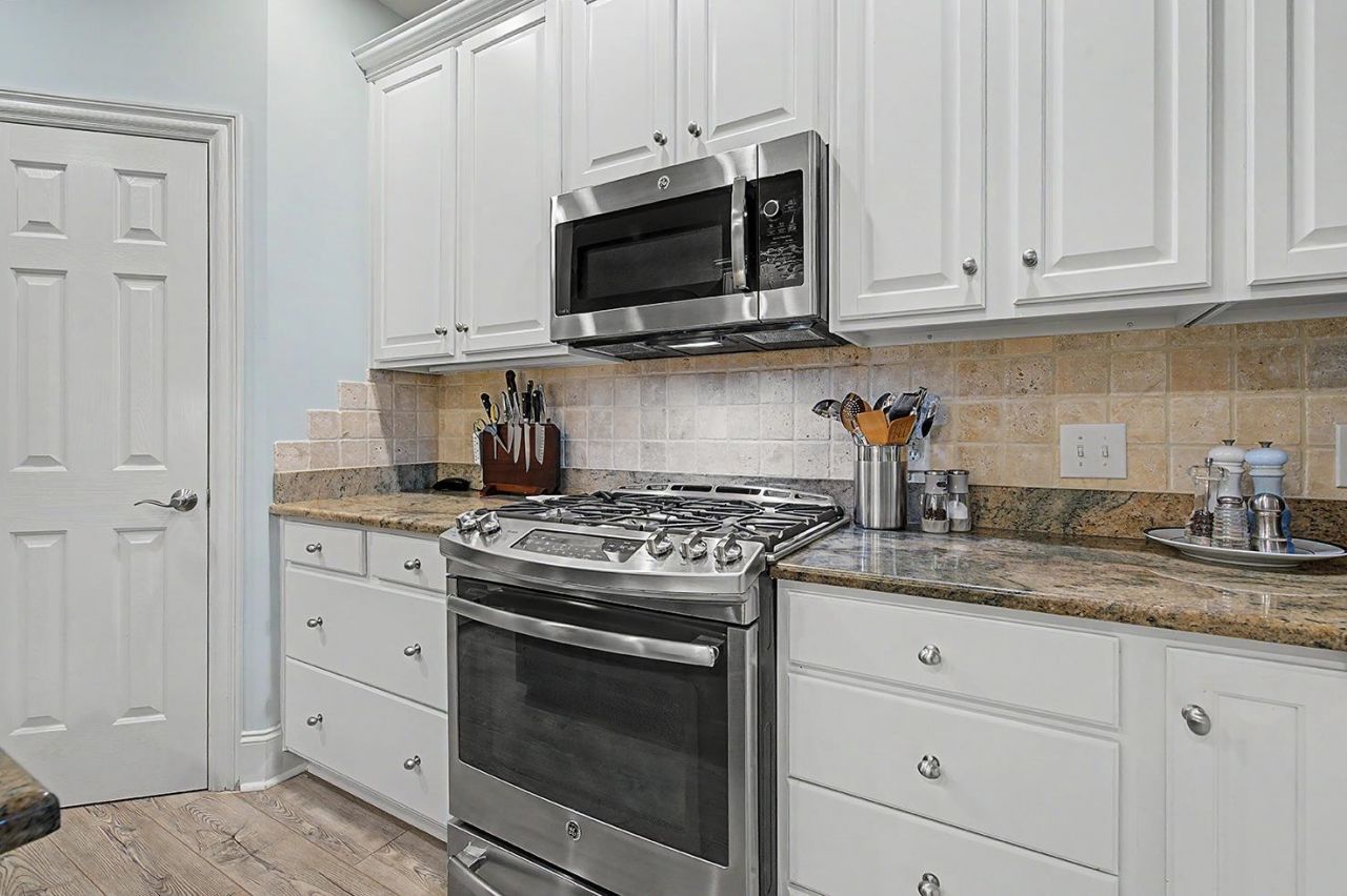 380 Doral Dr. Photo 36