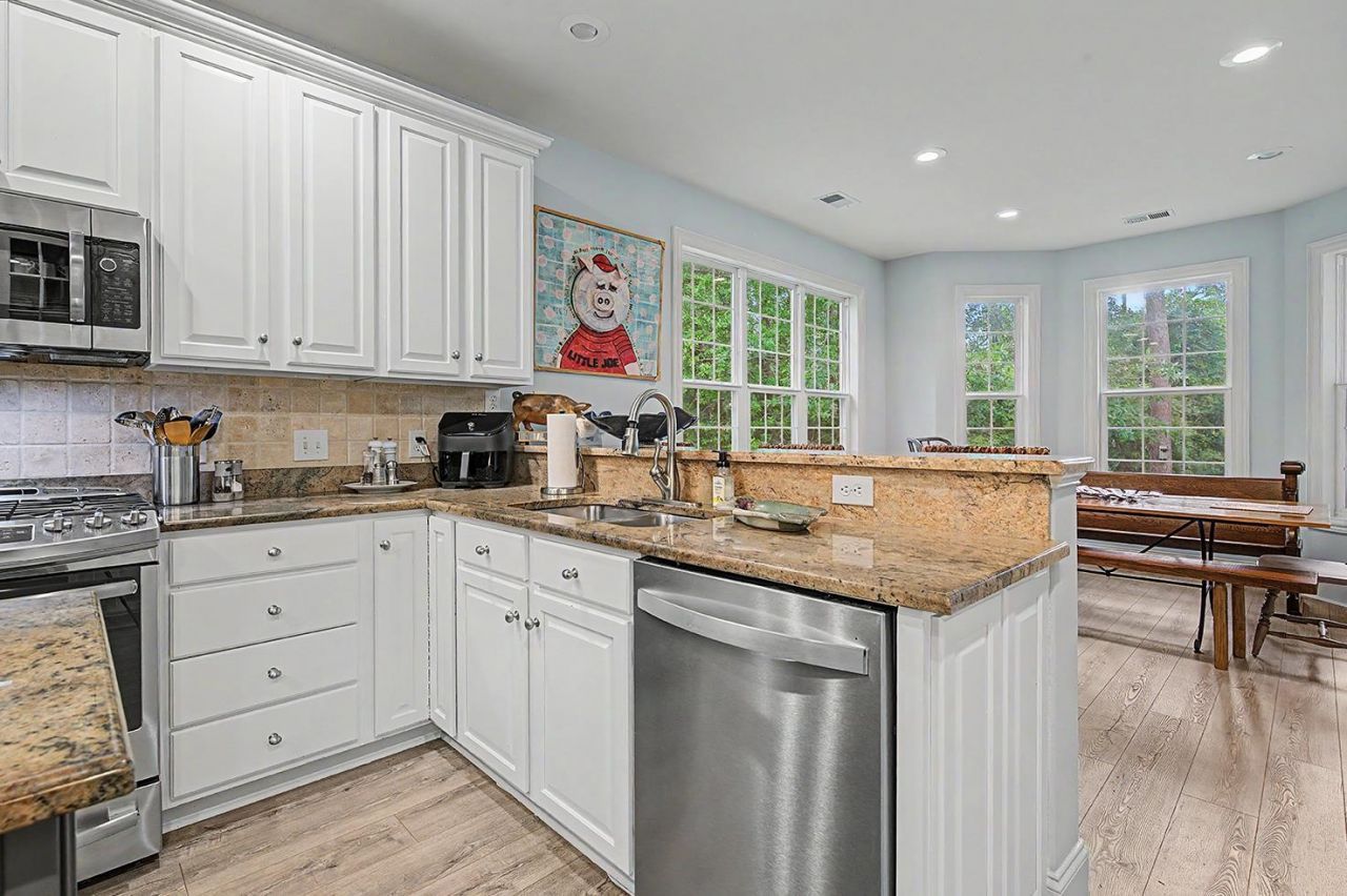 380 Doral Dr. Photo 39