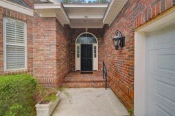 380 Doral Dr. photo 4