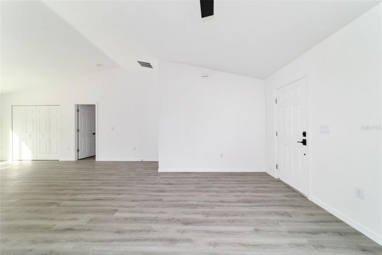 24492 NW Hemlock Avenue, Dunnellon, FL 34431 Photo