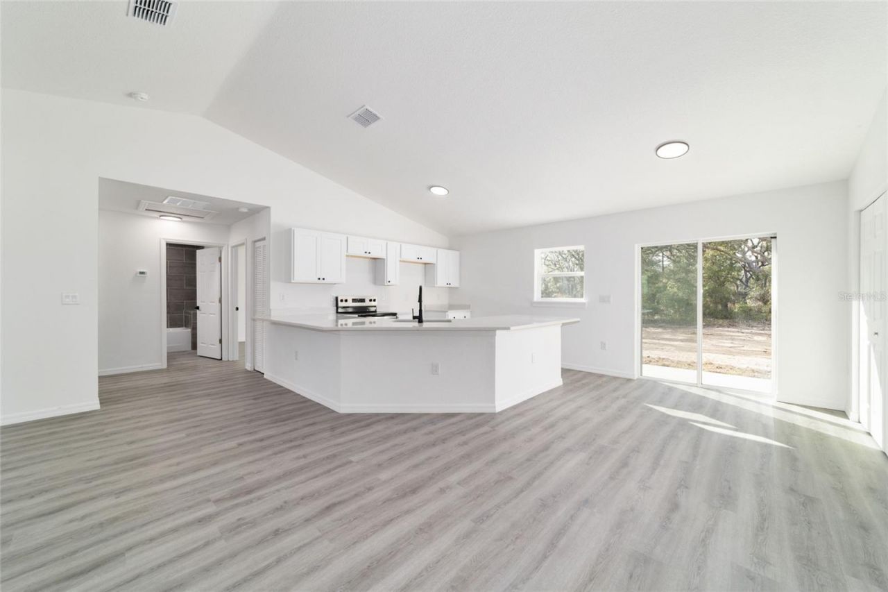 24492 NW Hemlock Avenue, Dunnellon, FL 34431 Photo