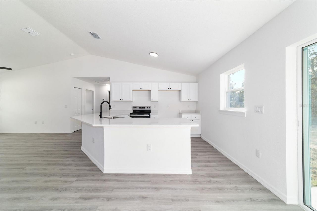 24492 NW Hemlock Avenue, Dunnellon, FL 34431 Photo