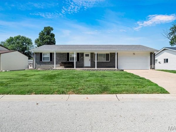 7 Saint Mark Drive, St Peters, MO 63376