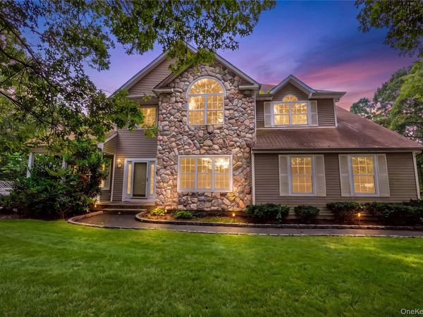 16 Jacobsen Court , Medford, NY 11763