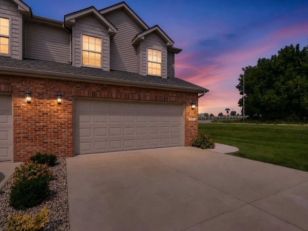 7131 N THOMAS DAVIS Drive, Peoria, IL 61615