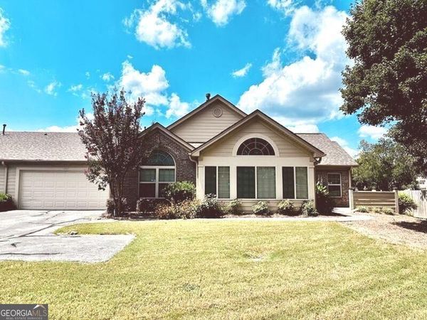 1303 Silver Summit Drive SE, Conyers, GA 30094