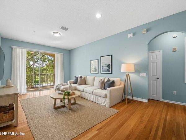 7801 POINT MEADOWS Drive, Unit 8202, Jacksonville, FL 32256
