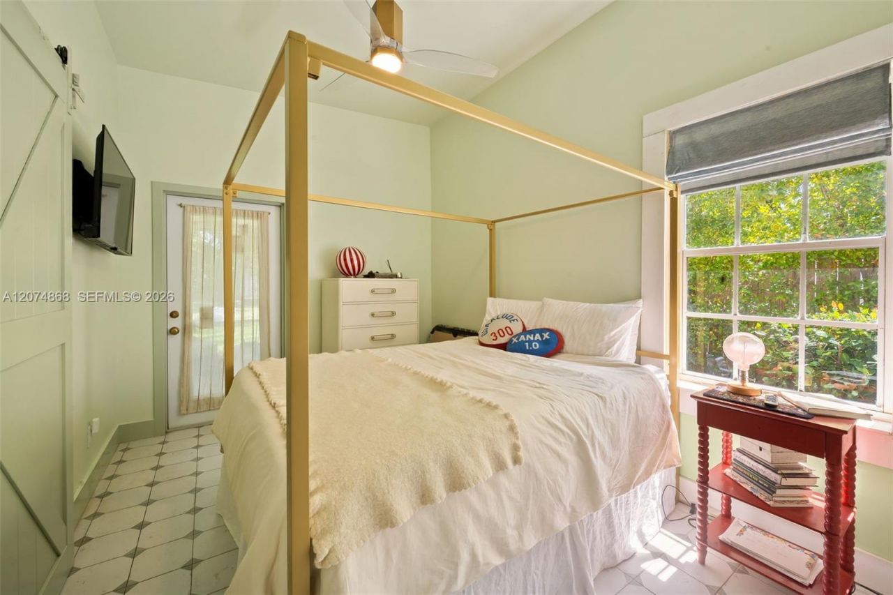 524 W 47th St, Miami Beach, FL 33140 Photo