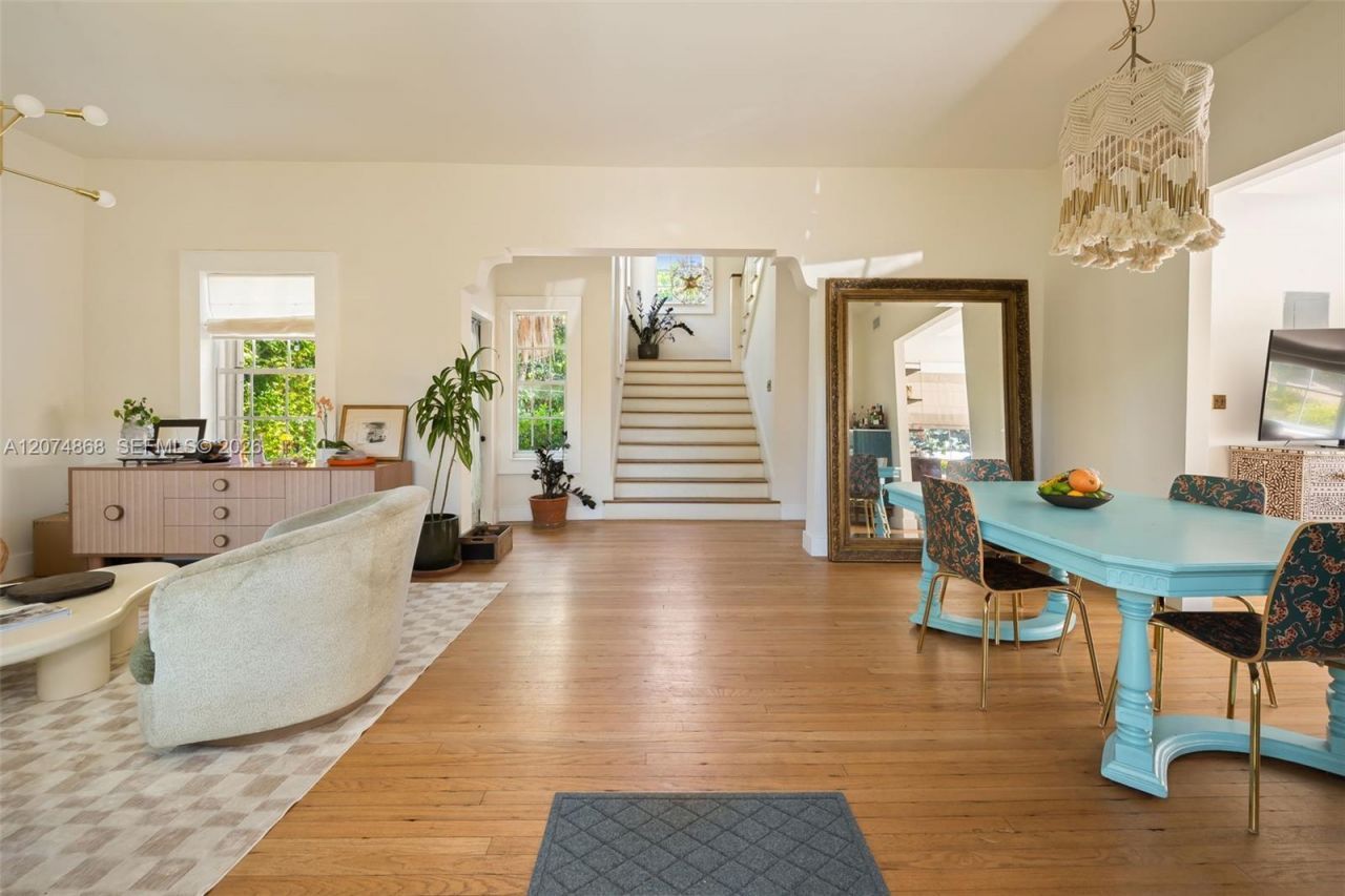 524 W 47th St, Miami Beach, FL 33140 Photo