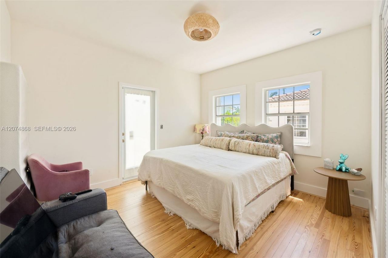 524 W 47th St, Miami Beach, FL 33140 Photo
