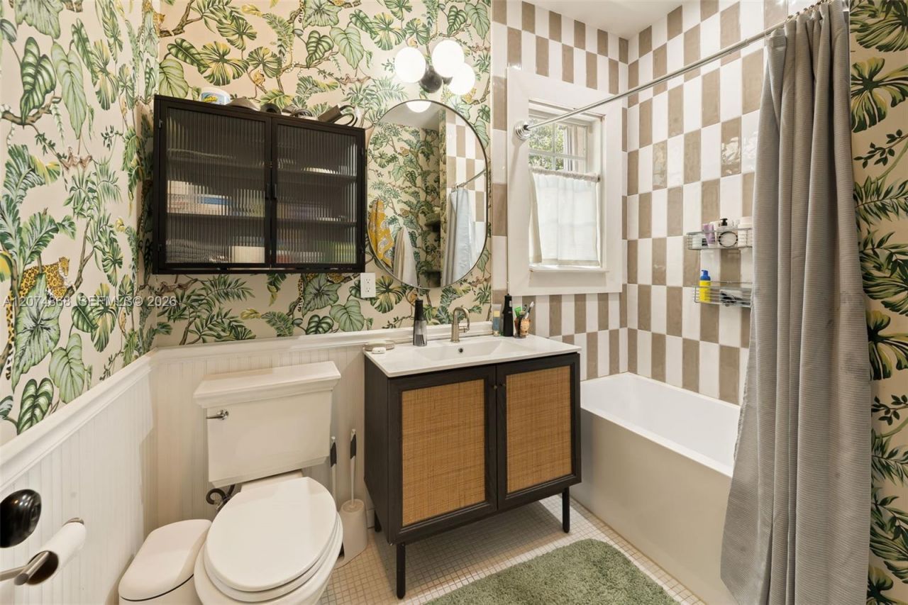 524 W 47th St, Miami Beach, FL 33140 Photo