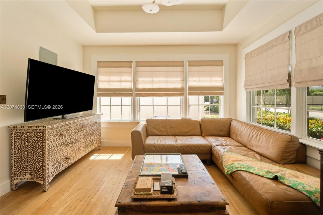 524 W 47th St, Miami Beach, FL 33140 Photo