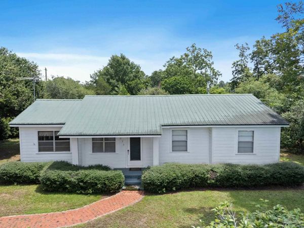 6030 Hwy 99, Century, FL 32535