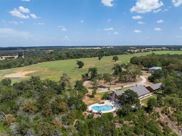 4732 W US Highway 79, Franklin, TX 77856