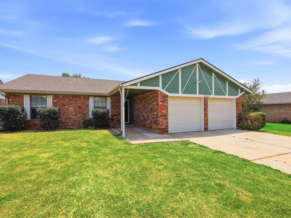 10444 Fairfax Lane, Yukon, OK 73099