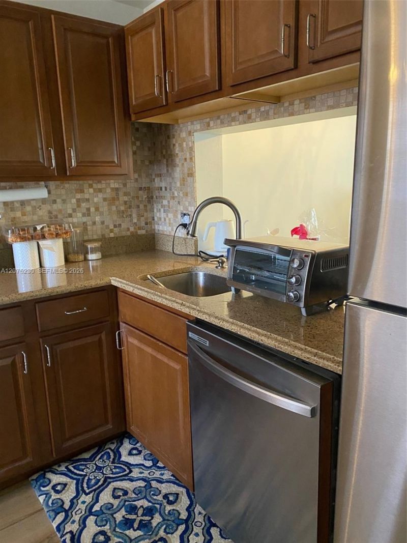 9420 Poinciana Pl , Unit 214, Davie, FL 33324 Photo