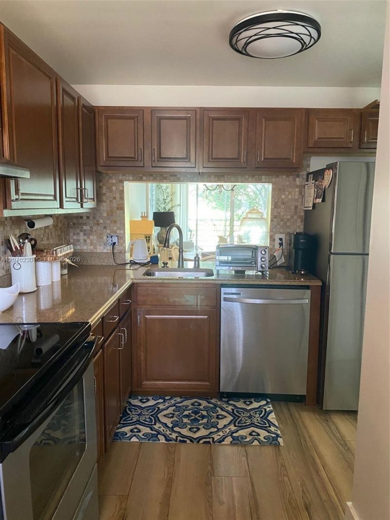 9420 Poinciana Pl , Unit 214, Davie, FL 33324 Photo