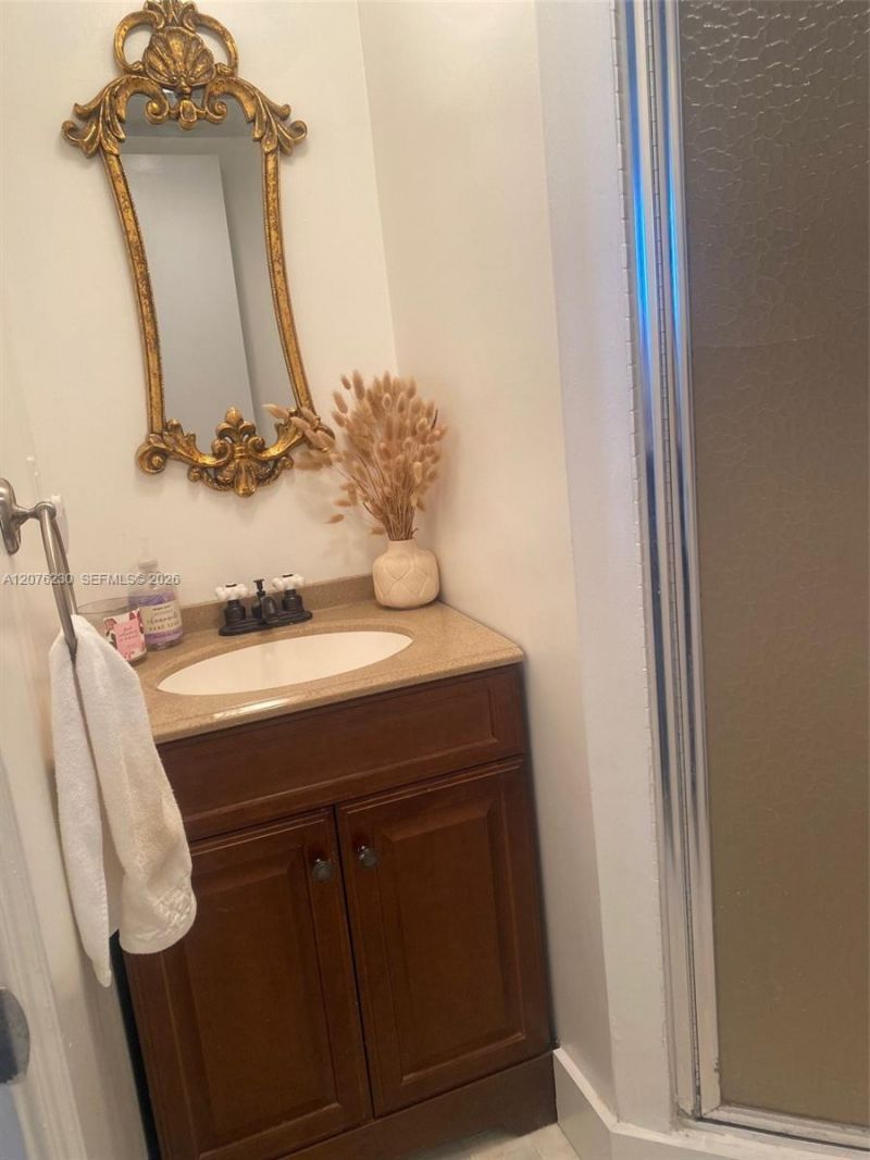 9420 Poinciana Pl , Unit 214, Davie, FL 33324 Photo