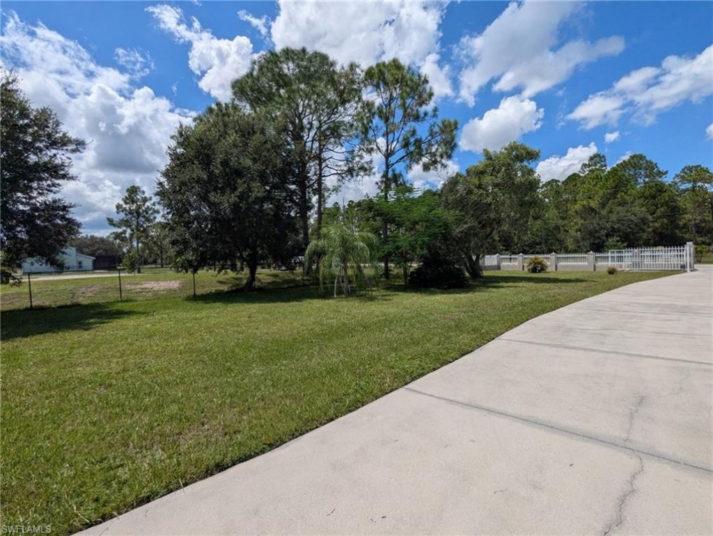 2730 2nd St Ne, Naples, FL 34120 Photo