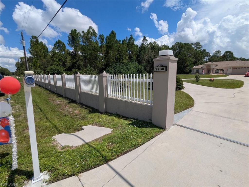 2730 2nd St Ne, Naples, FL 34120 Photo