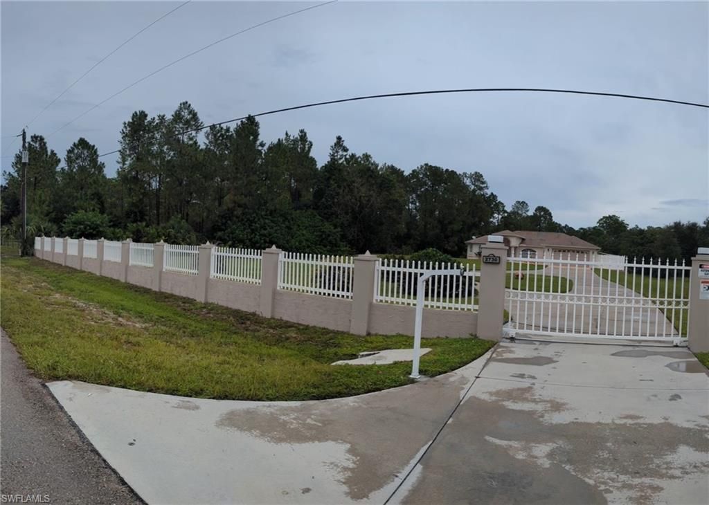 2730 2nd St Ne, Naples, FL 34120 Photo