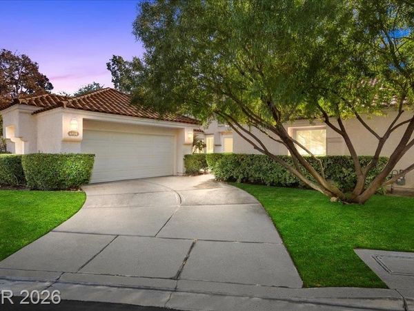 6934 Emerald Springs Lane , Las Vegas, NV 89113