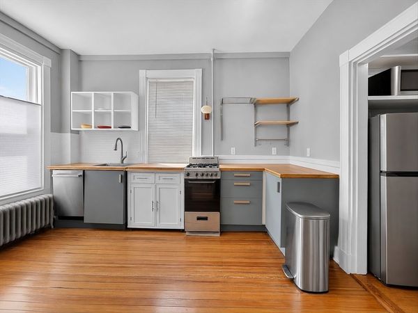 41 Walnut St, Unit 1R, Somerville, MA 02143