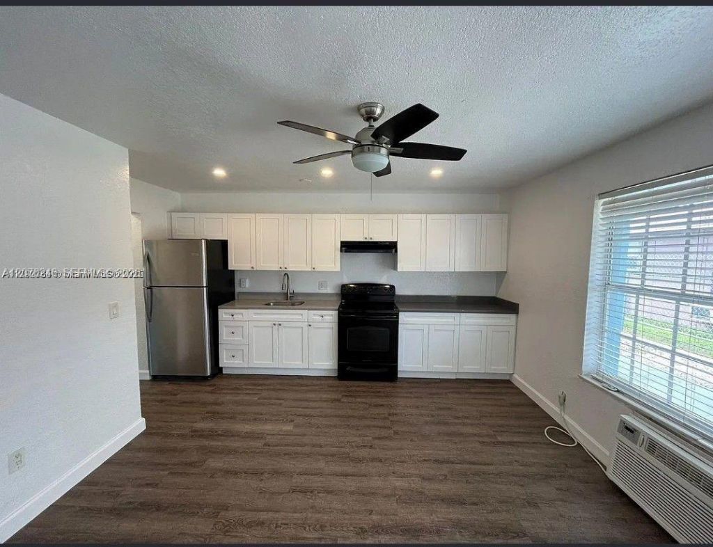 2500 Franklin Dr, Fort Lauderdale, FL 33311 Photo