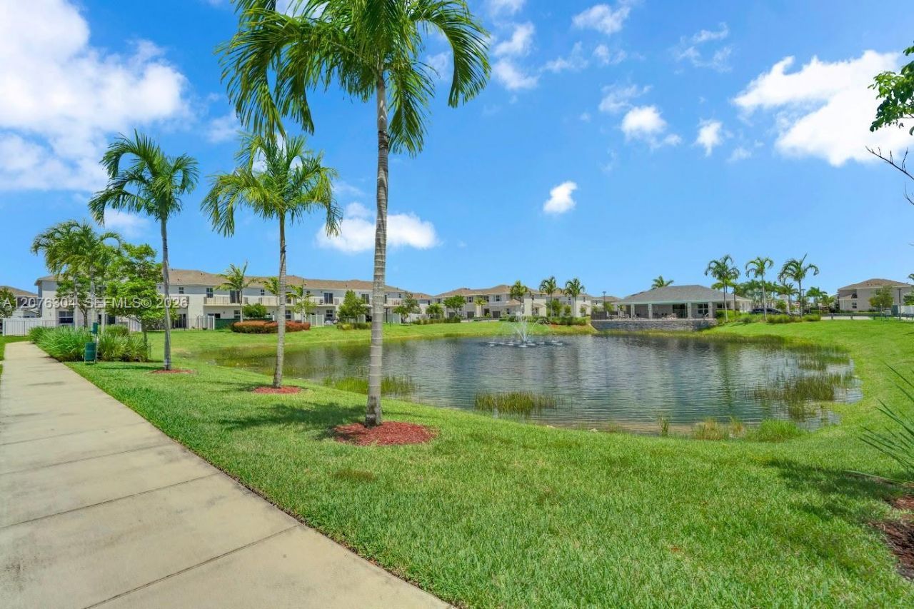 805 SE 18th St, Unit 805, Homestead, FL 33034 Photo