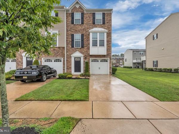 111 VILLAGE GREEN LANE, SICKLERVILLE, NJ 08081