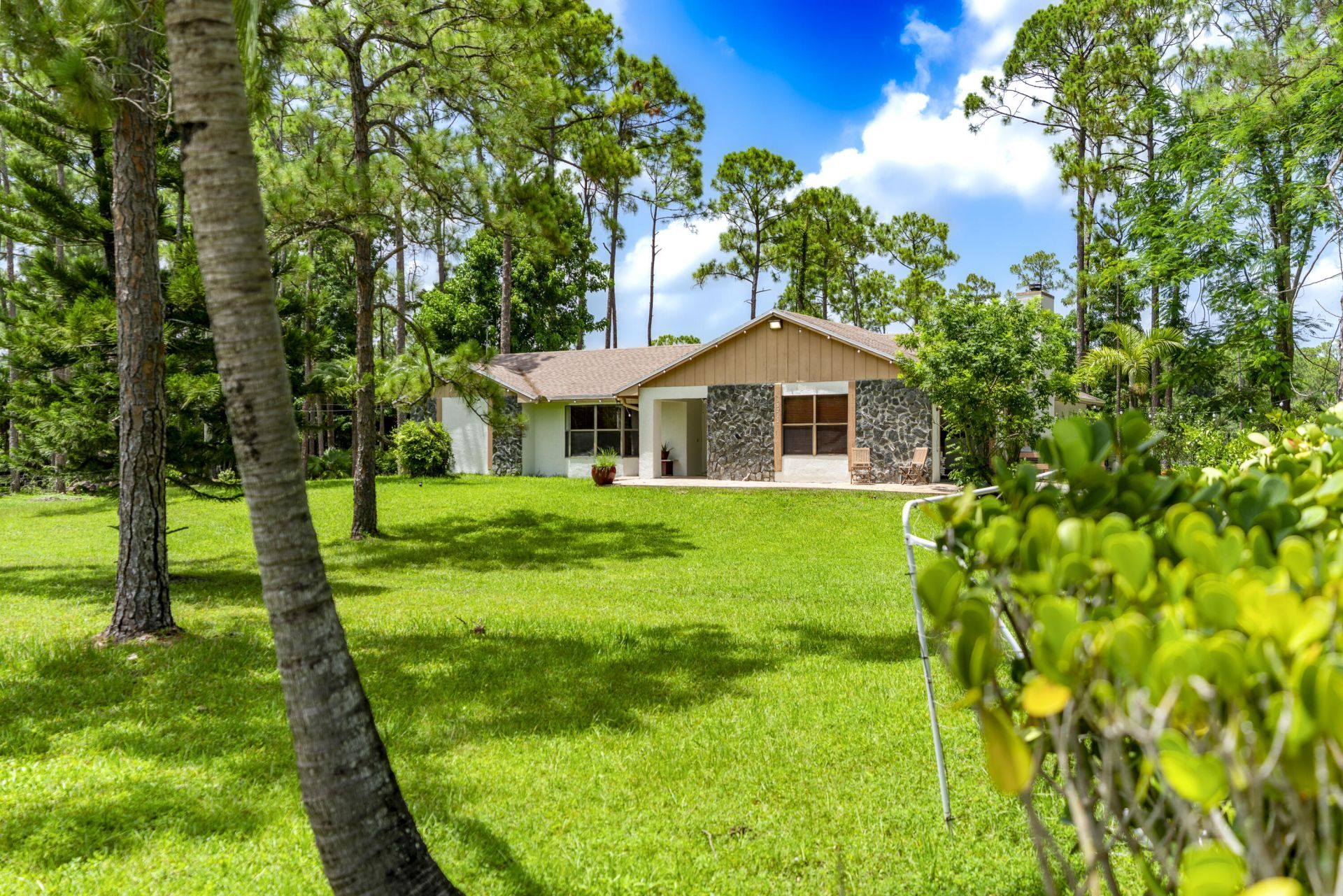 15211 60th Place N, The Acreage, FL 33470 Photo
