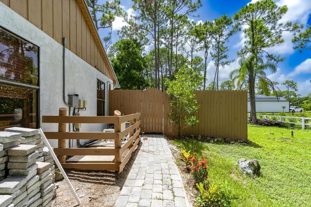 15211 60th Place N, The Acreage, FL 33470 Photo