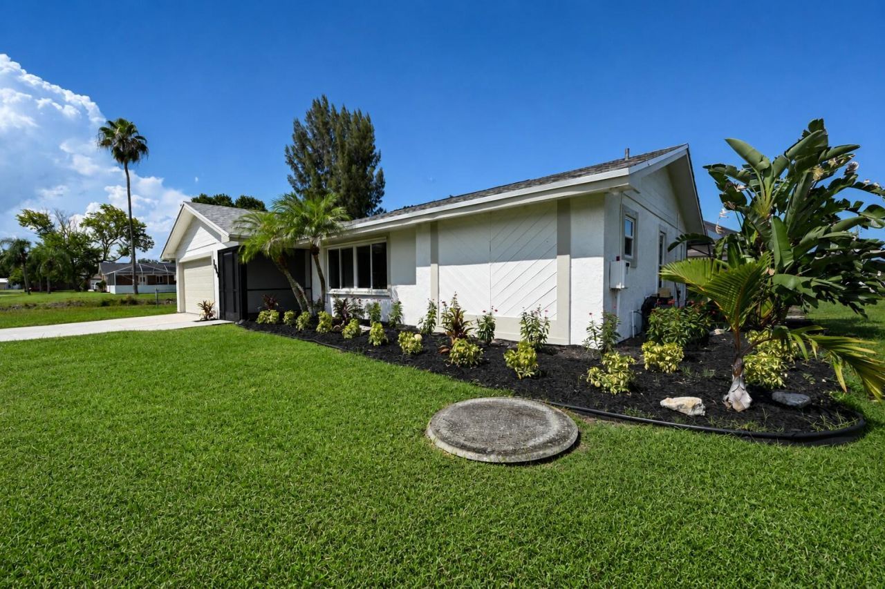 1091 SE Preston Lane, Port Saint Lucie, FL 34983 Photo