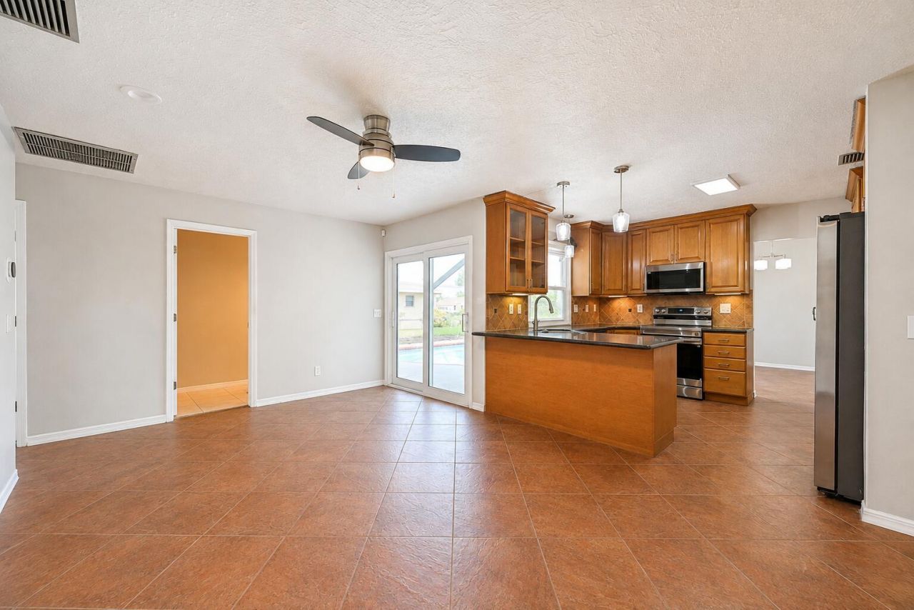 1091 SE Preston Lane, Port Saint Lucie, FL 34983 Photo