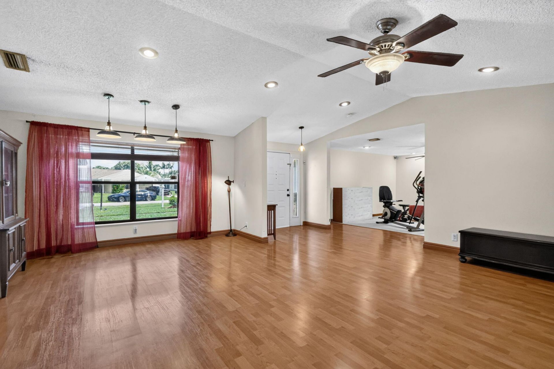 8353 Raymond Drive, Boynton Beach, FL 33472 Photo