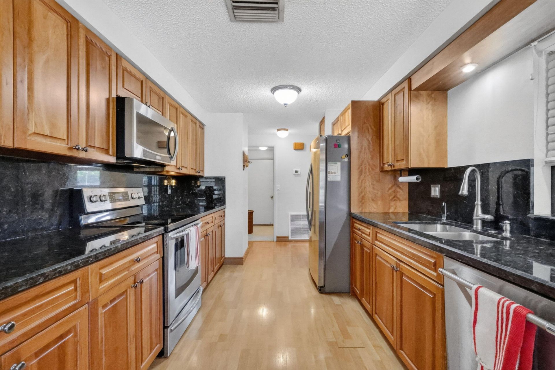 8353 Raymond Drive, Boynton Beach, FL 33472 Photo
