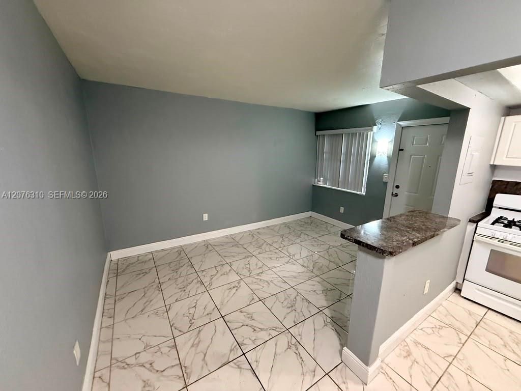 350 E 21st St, Unit 108, Hialeah, FL 33010 Photo