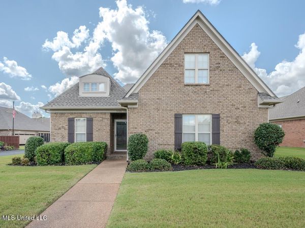 5905 Savannah Crossing, Southaven, MS 38672