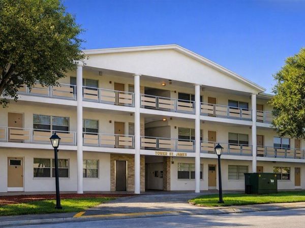 911 WASHINGTON AVENUE , Unit 209, LARGO, FL 33770