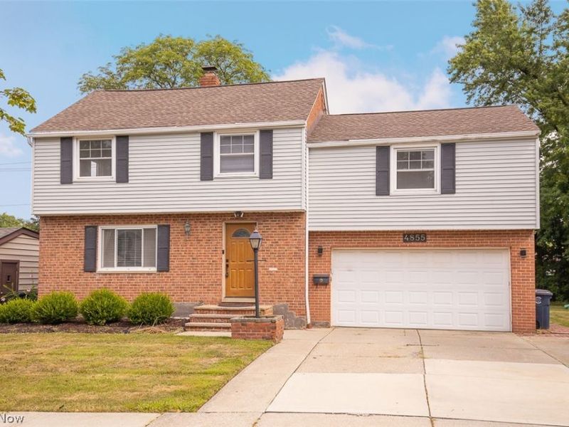 4855 Edsal Drive, Lyndhurst, OH 44124 Photo 1