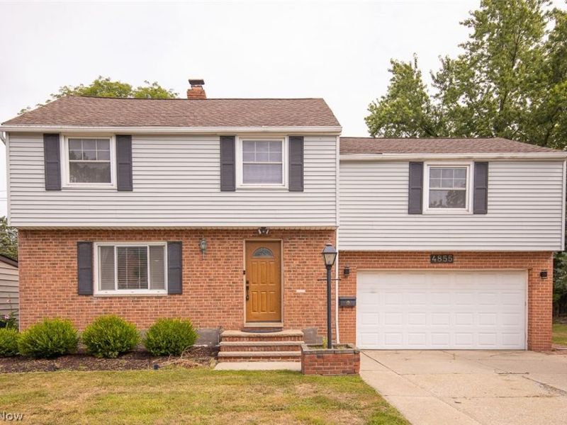 4855 Edsal Drive, Lyndhurst, OH 44124 Photo 2