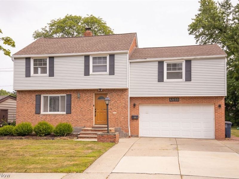 4855 Edsal Drive, Lyndhurst, OH 44124 Photo 3