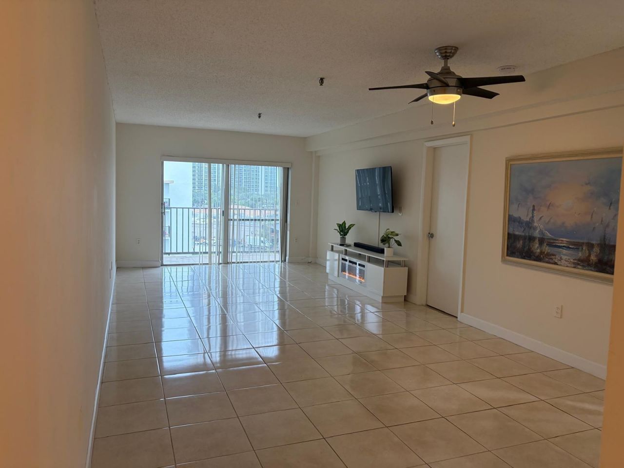 250 NE 181st Drive, Unit 406, Sunny Isles Beach, FL 33160 Photo
