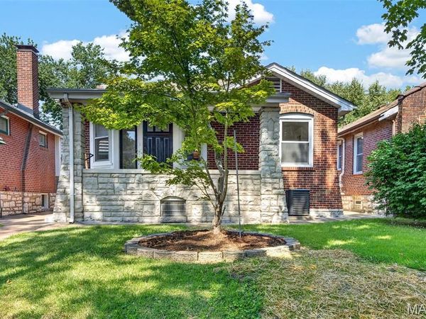 4005 Dover Place, St Louis, MO 63116
