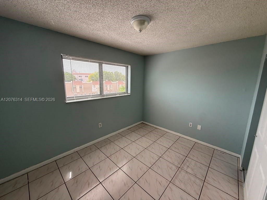 5 Olive Dr, Unit 13, Hialeah, FL 33010 Photo
