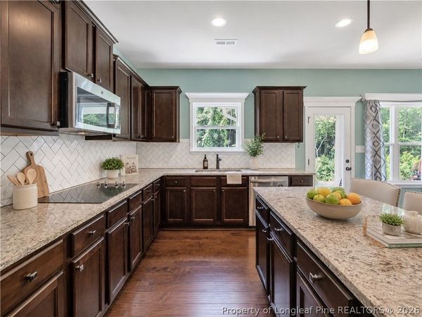 6132 Shannon Woods Way, Hope Mills, NC 28348