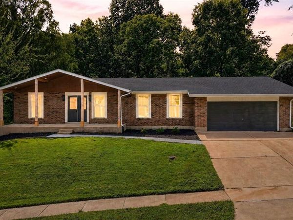 3578 Crowndun Drive, Oakville, MO 63129
