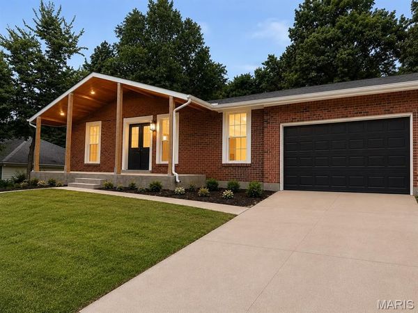 3578 Crowndun Drive, Oakville, MO 63129